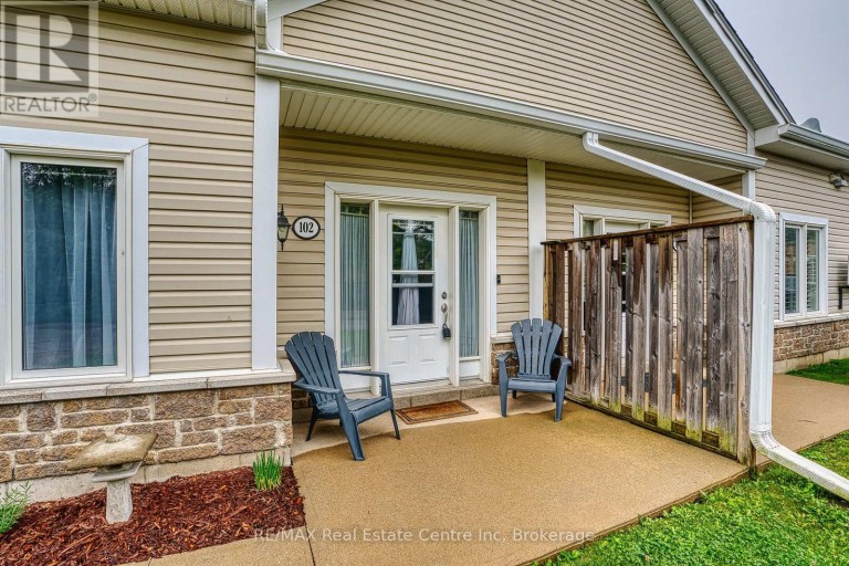 102 - 760 WOODHILL DRIVE, Centre Wellington (Fergus), Ontario, N1M3W5