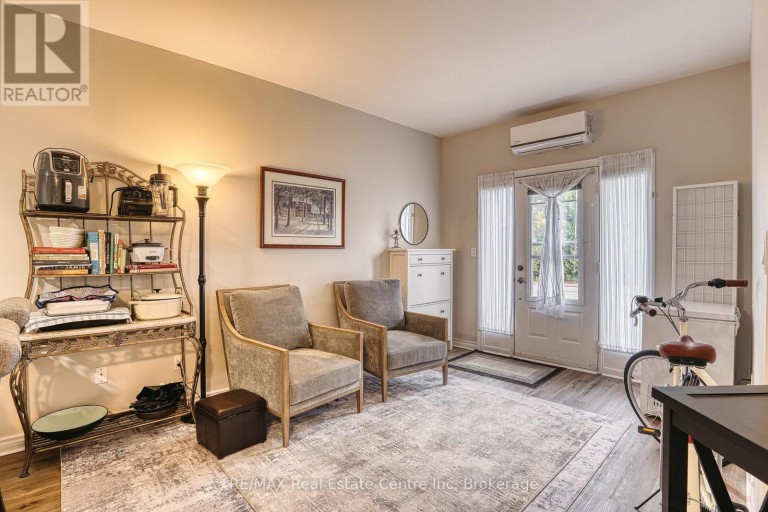 102 - 760 WOODHILL DRIVE, Centre Wellington (Fergus), Ontario, N1M3W5