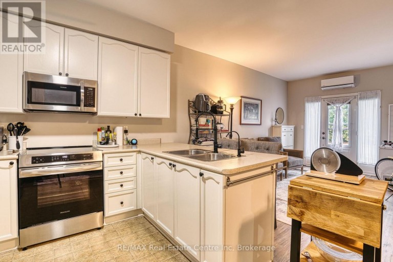 102 - 760 WOODHILL DRIVE, Centre Wellington (Fergus), Ontario, N1M3W5