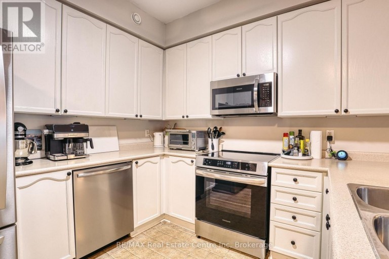 102 - 760 WOODHILL DRIVE, Centre Wellington (Fergus), Ontario, N1M3W5