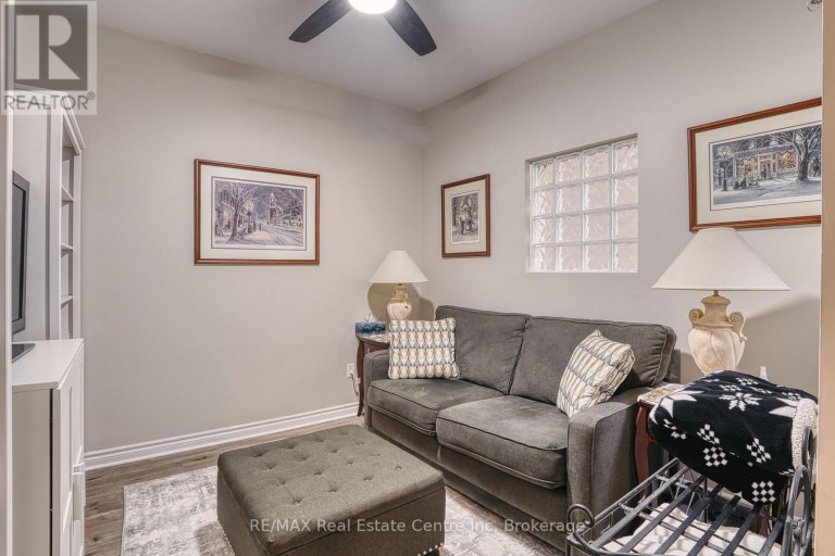 102 - 760 WOODHILL DRIVE, Centre Wellington (Fergus), Ontario, N1M3W5