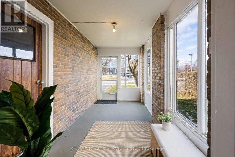 6 GLENRIDGE ROAD, Brampton (Northgate), Ontario, L6S1N3