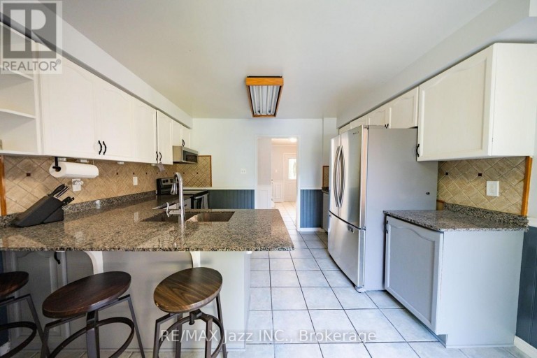 110 FREELAND AVENUE, Clarington (Bowmanville), Ontario, L1C4V6