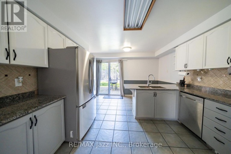 110 FREELAND AVENUE, Clarington (Bowmanville), Ontario, L1C4V6