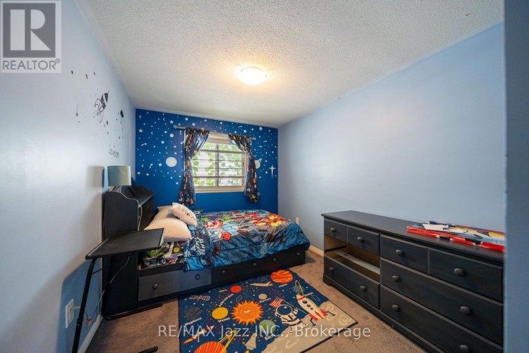 110 FREELAND AVENUE, Clarington (Bowmanville), Ontario, L1C4V6