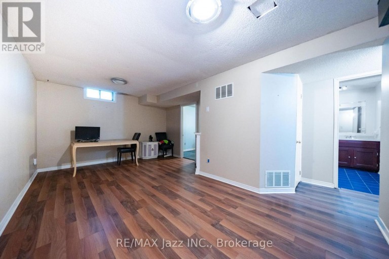 110 FREELAND AVENUE, Clarington (Bowmanville), Ontario, L1C4V6