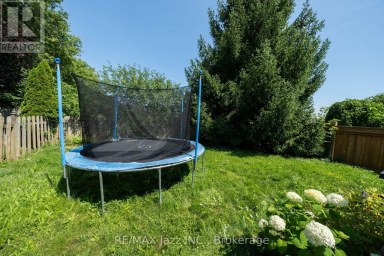 110 FREELAND AVENUE Clarington (Bowmanville) Ontario photo 46