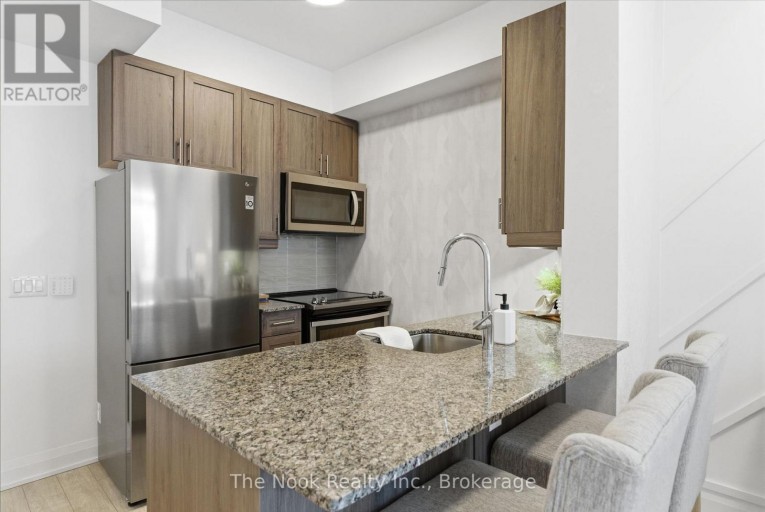 609 - 3655 KINGSTON ROAD, Toronto (Scarborough Village), Ontario, M1M1S2