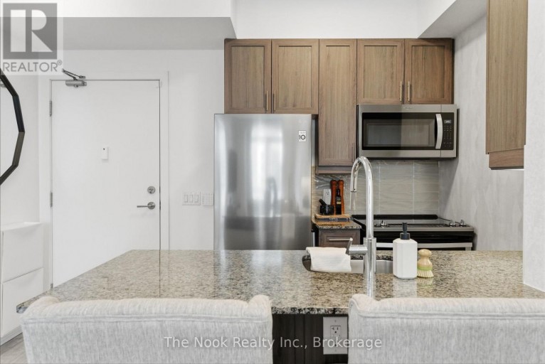 609 - 3655 KINGSTON ROAD, Toronto (Scarborough Village), Ontario, M1M1S2