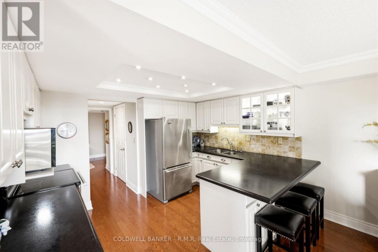 305 - 900 WILSON ROAD N, Oshawa (Centennial), Ontario, L1G7T2