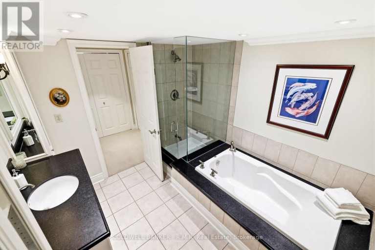 305 - 900 WILSON ROAD N, Oshawa (Centennial), Ontario, L1G7T2
