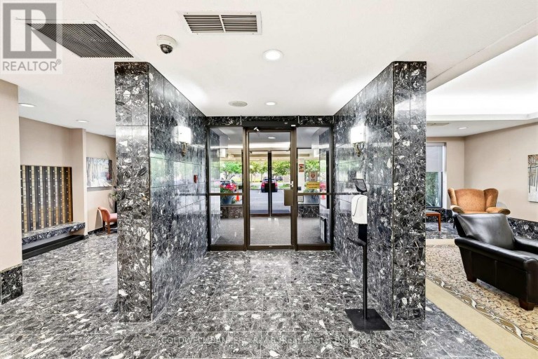 305 - 900 WILSON ROAD N, Oshawa (Centennial), Ontario, L1G7T2