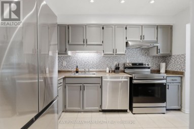 32 - 11 LIVONIA PLACE Toronto (Morningside) Ontario photo 11