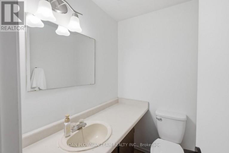 32 - 11 LIVONIA PLACE, Toronto (Morningside), Ontario, M1E4W5