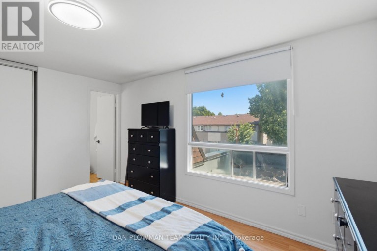 32 - 11 LIVONIA PLACE, Toronto (Morningside), Ontario, M1E4W5