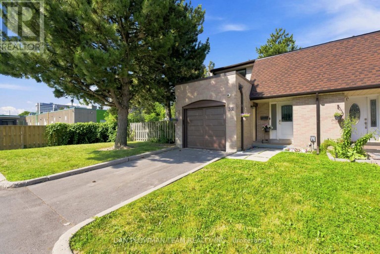 32 - 11 LIVONIA PLACE, Toronto (Morningside), Ontario, M1E4W5