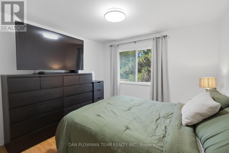 32 - 11 LIVONIA PLACE, Toronto (Morningside), Ontario, M1E4W5
