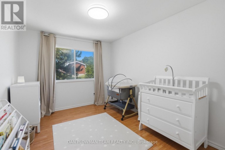 32 - 11 LIVONIA PLACE, Toronto (Morningside), Ontario, M1E4W5