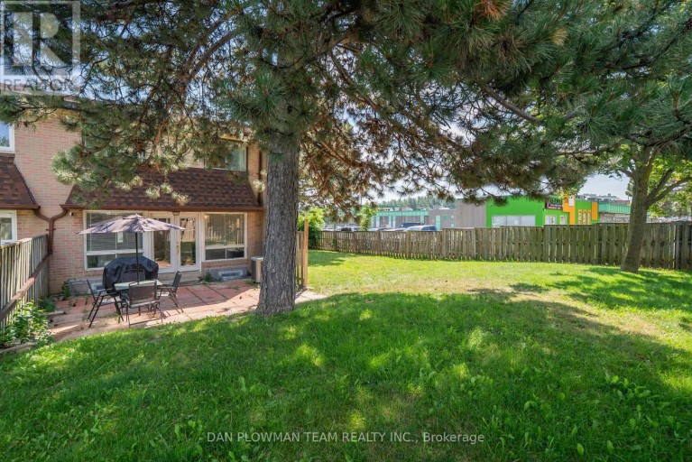 32 - 11 LIVONIA PLACE, Toronto (Morningside), Ontario, M1E4W5