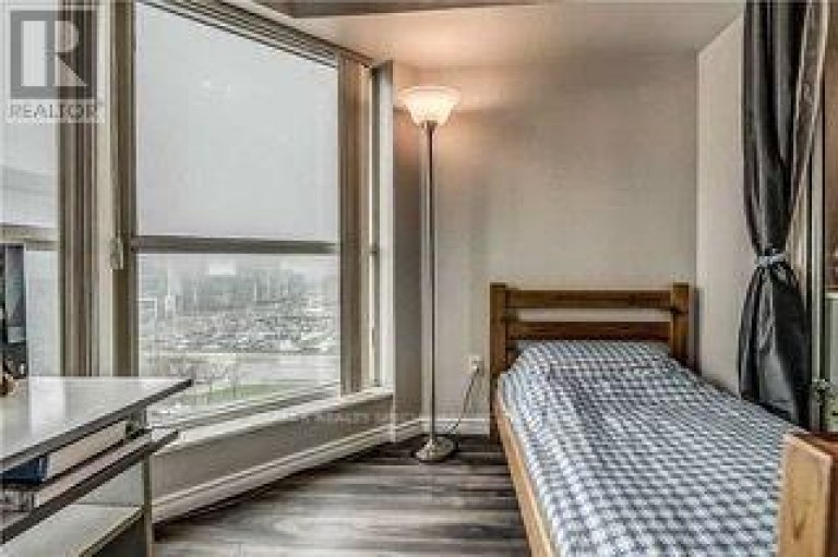 1401 - 335 WEBB DRIVE, Mississauga (City Centre), Ontario, L5B4A1