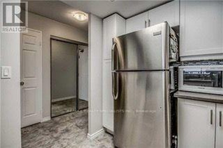 1401 - 335 WEBB DRIVE, Mississauga (City Centre), Ontario, L5B4A1