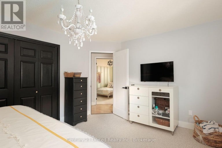 2229 LORRAINE DRIVE, Peterborough (Northcrest Ward 5), Ontario, K9L1Y6