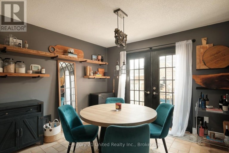 2229 LORRAINE DRIVE, Peterborough (Northcrest Ward 5), Ontario, K9L1Y6