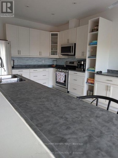 31 PAUL REXE BOULEVARD E, Otonabee-South Monaghan, Ontario, K9J0G4