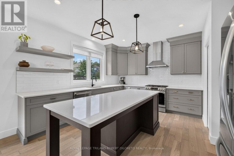 734 RADISSON LANE, Strathroy-Caradoc (Mount Brydges), Ontario, N0L1W0
