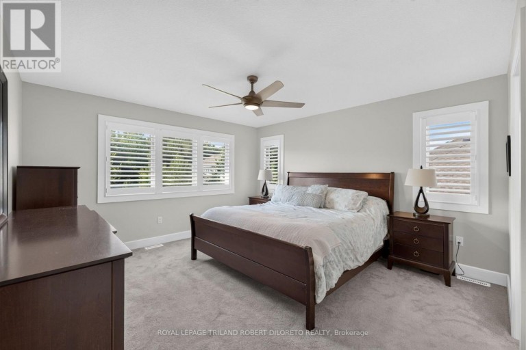 734 RADISSON LANE, Strathroy-Caradoc (Mount Brydges), Ontario, N0L1W0