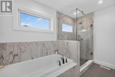 734 RADISSON LANE Strathroy-Caradoc (Mount Brydges) Ontario photo 20