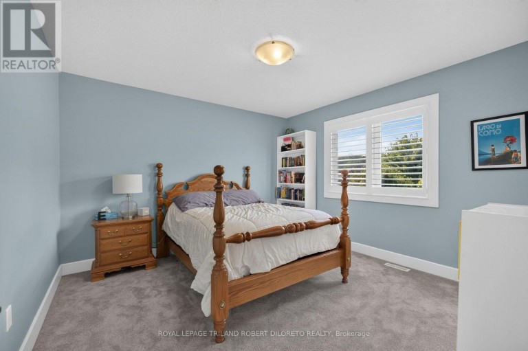 734 RADISSON LANE, Strathroy-Caradoc (Mount Brydges), Ontario, N0L1W0