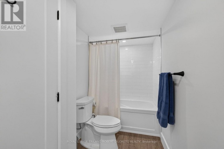 734 RADISSON LANE, Strathroy-Caradoc (Mount Brydges), Ontario, N0L1W0