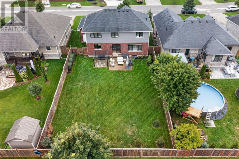 734 RADISSON LANE, Strathroy-Caradoc (Mount Brydges), Ontario, N0L1W0