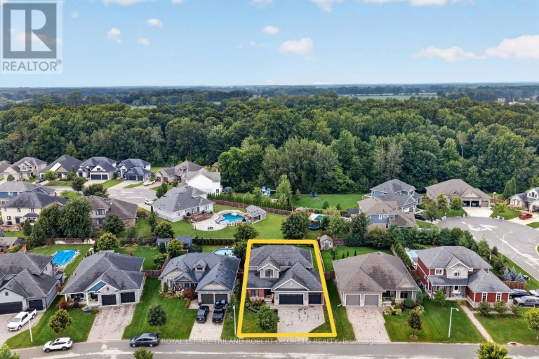 734 RADISSON LANE, Strathroy-Caradoc (Mount Brydges), Ontario, N0L1W0