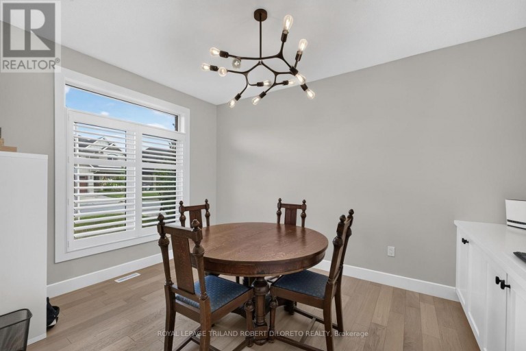734 RADISSON LANE, Strathroy-Caradoc (Mount Brydges), Ontario, N0L1W0
