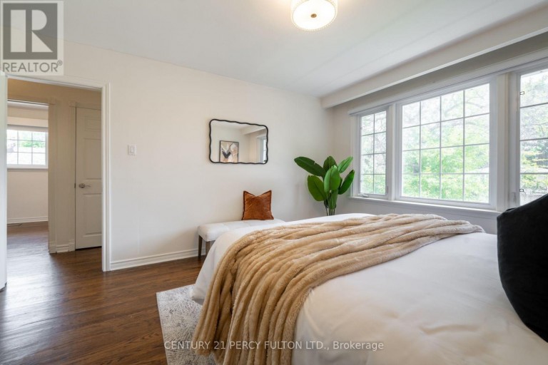 6 DONNA COURT, Toronto (Newtonbrook East), Ontario, M2M2C8