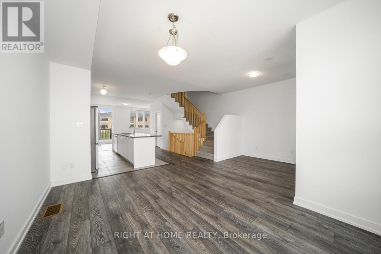 6 BLUE FOREST CRESCENT, Barrie (Painswick North), Ontario, L9J0N3