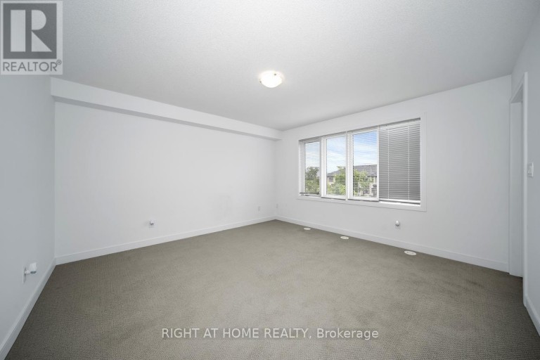 6 BLUE FOREST CRESCENT, Barrie (Painswick North), Ontario, L9J0N3