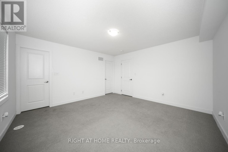 6 BLUE FOREST CRESCENT, Barrie (Painswick North), Ontario, L9J0N3