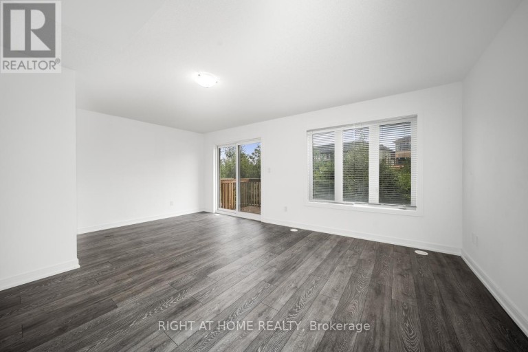 6 BLUE FOREST CRESCENT, Barrie (Painswick North), Ontario, L9J0N3