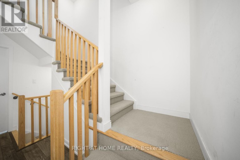 6 BLUE FOREST CRESCENT, Barrie (Painswick North), Ontario, L9J0N3
