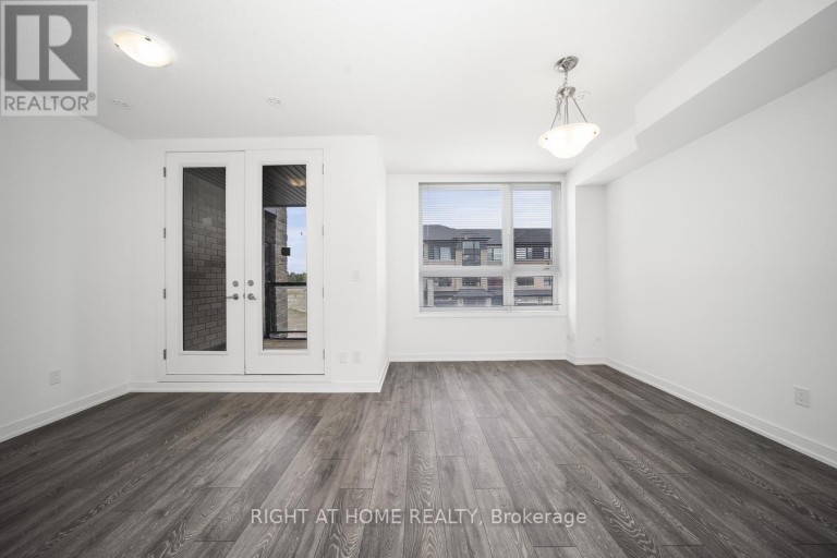 6 BLUE FOREST CRESCENT, Barrie (Painswick North), Ontario, L9J0N3
