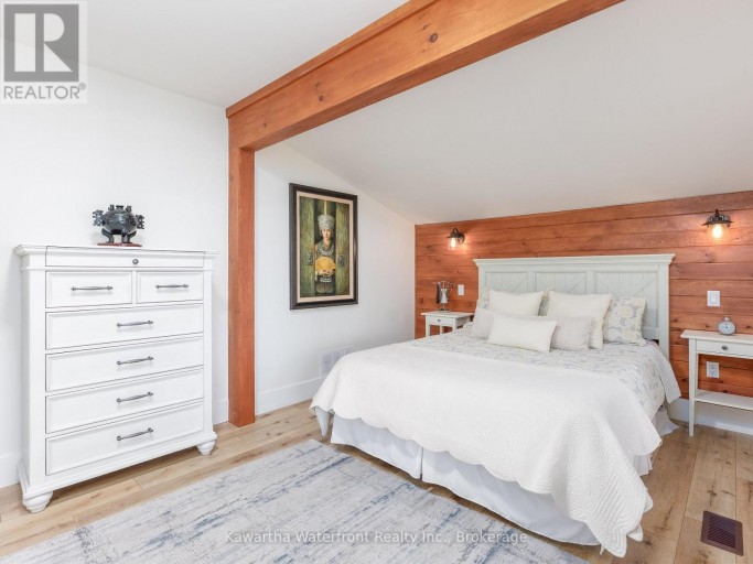 14 GILLIS STREET, Kawartha Lakes (Fenelon), Ontario, K0M1G0