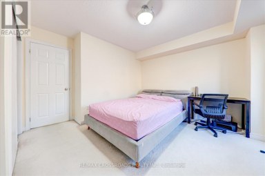 19 KAWNEER TERRACE Toronto (Dorset Park) Ontario photo 16