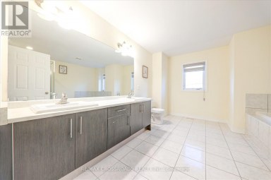 19 KAWNEER TERRACE Toronto (Dorset Park) Ontario photo 21