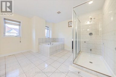 19 KAWNEER TERRACE Toronto (Dorset Park) Ontario photo 22