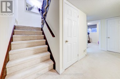 19 KAWNEER TERRACE Toronto (Dorset Park) Ontario photo 26