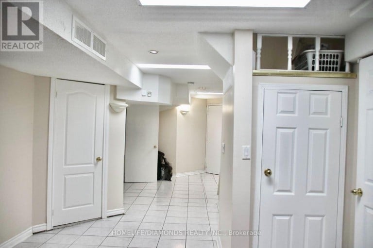 186 FERNFOREST DRIVE, Brampton (Sandringham-Wellington), Ontario, L6R1T7