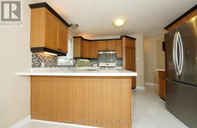742 MARIGOLD STREET London North (North C) Ontario photo 5
